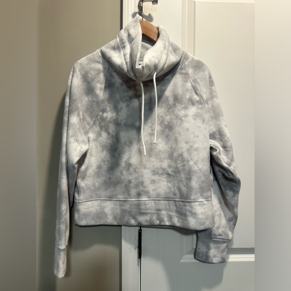 Old Navy NWT Go Warm Fleece Pullover Medium